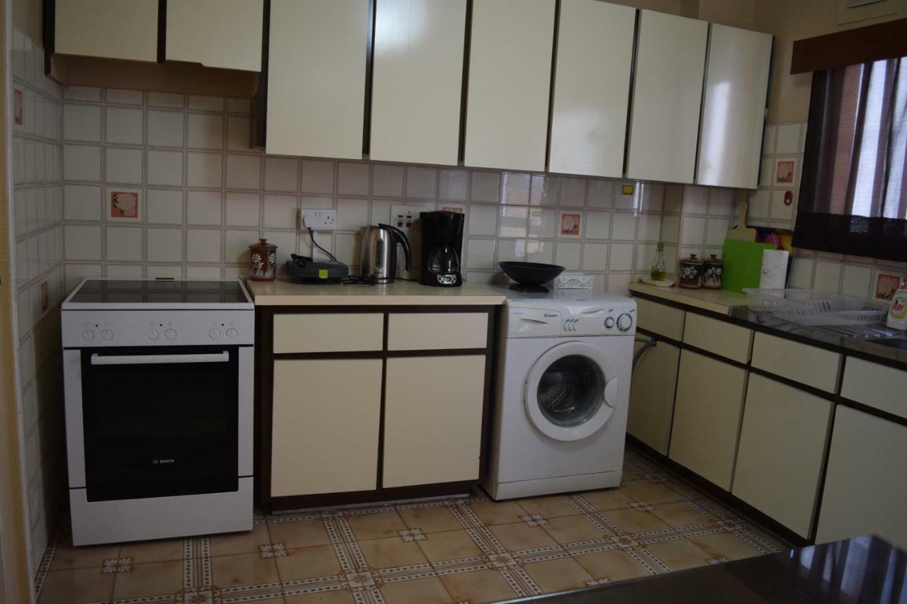 Mediterranean Breeze Appartement Limasol Buitenkant foto